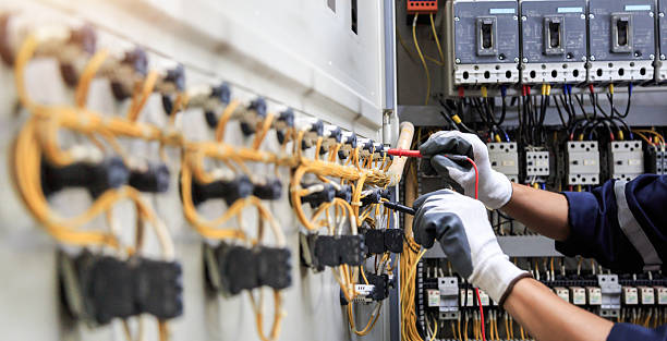 Professional Electrician technician working in Woodstock, VA